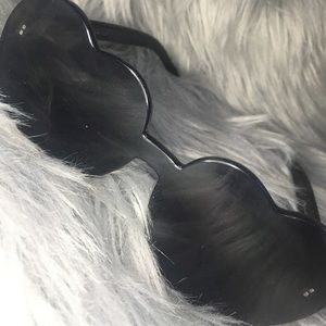 Fashion Nova Heart Sunglasses